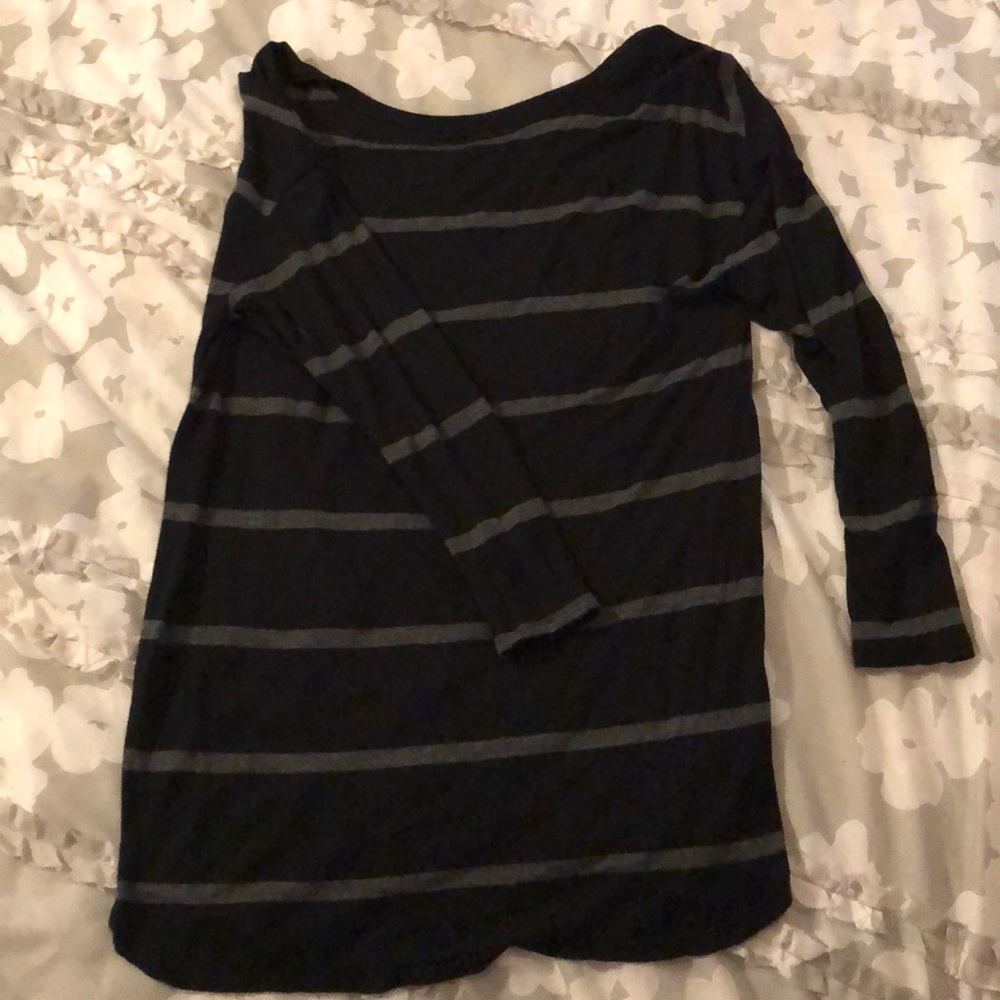 Black and gray 3/4 sleeved tee